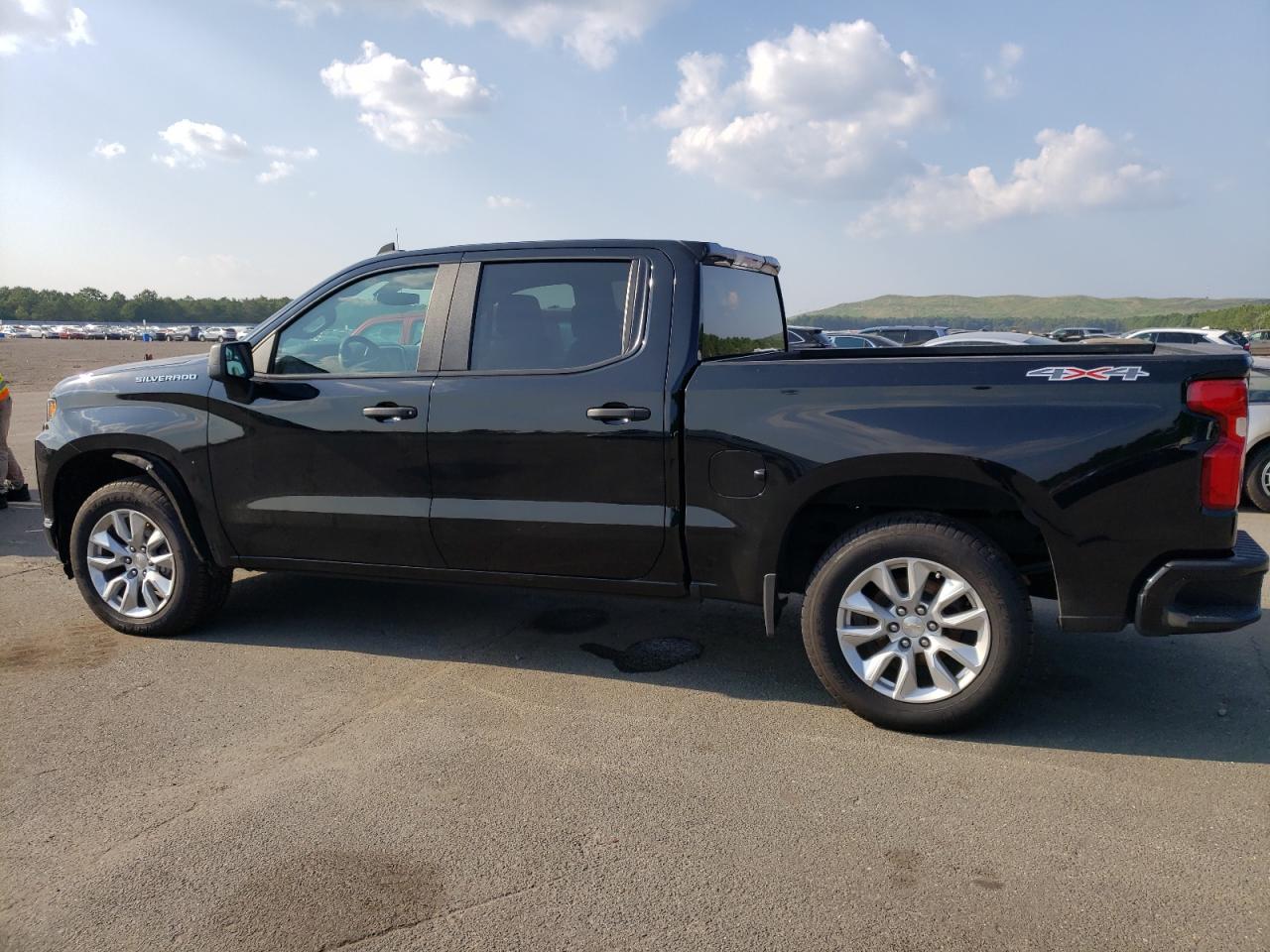 Obraz 2 z 2022 CHEVROLET SILVERADO LTD K1500 CUSTOM 2022 z VIN 1GCPYBEK7NZ135041