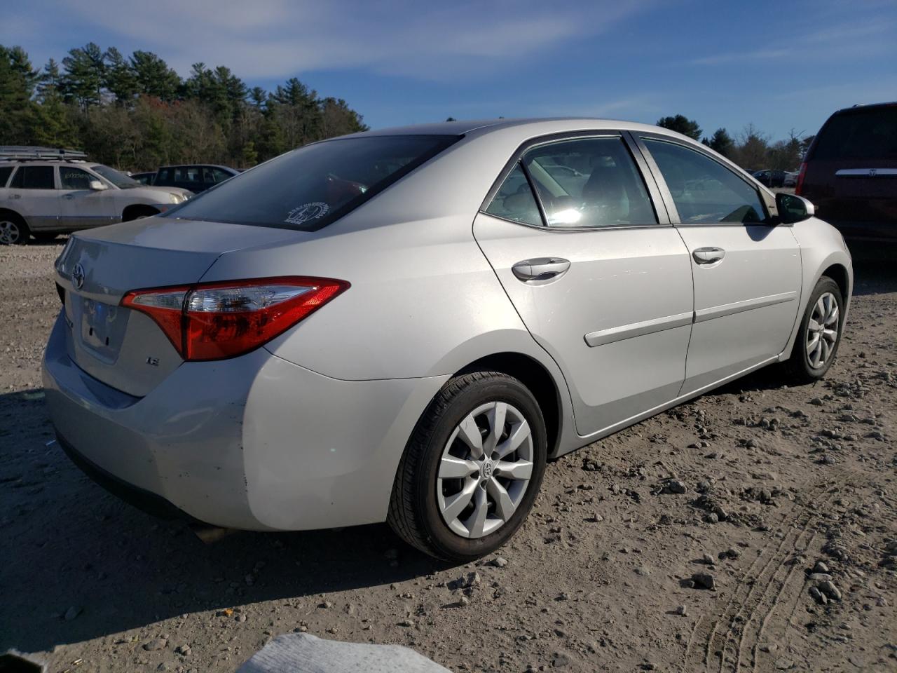 Image 3 of 2015 TOYOTA COROLLA L 2015 with VIN 2T1BURHE8FC452648