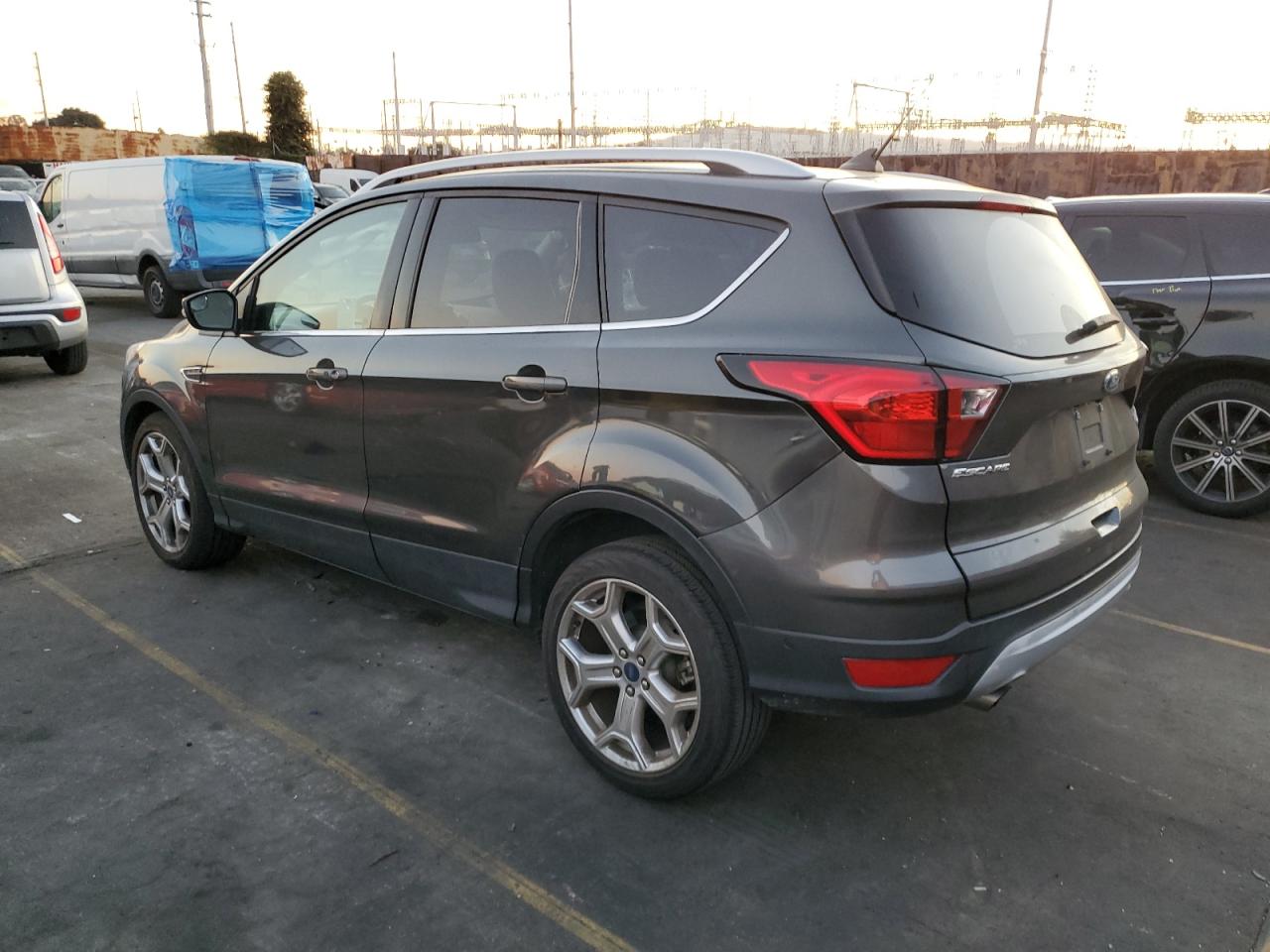 Image 2 of 2019 FORD ESCAPE TITANIUM 2019 with VIN 1FMCU0J99KUB79211