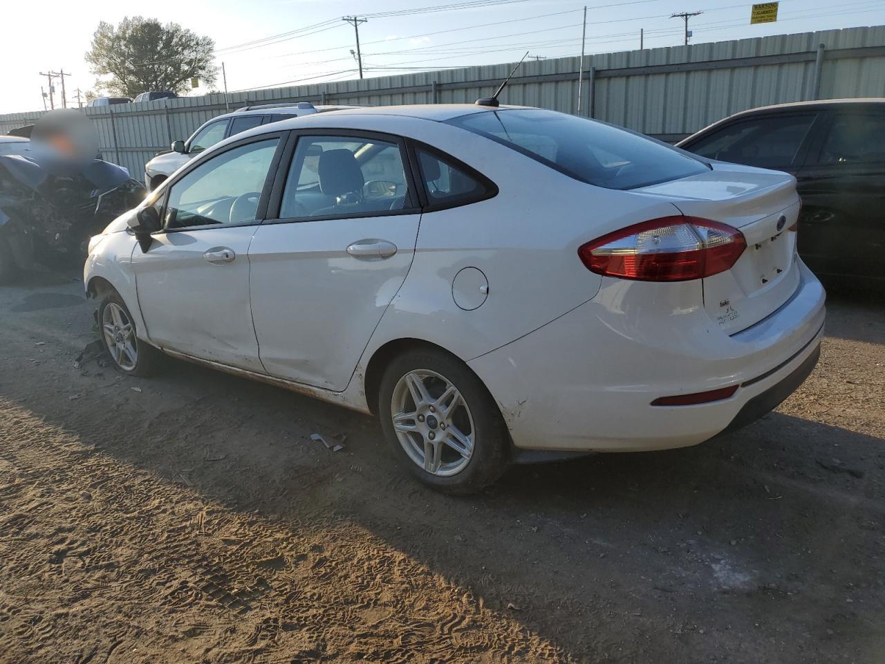 Изображение 2 2019 FORD FIESTA SE 2019 с VIN 3FADP4BJ3KM108046