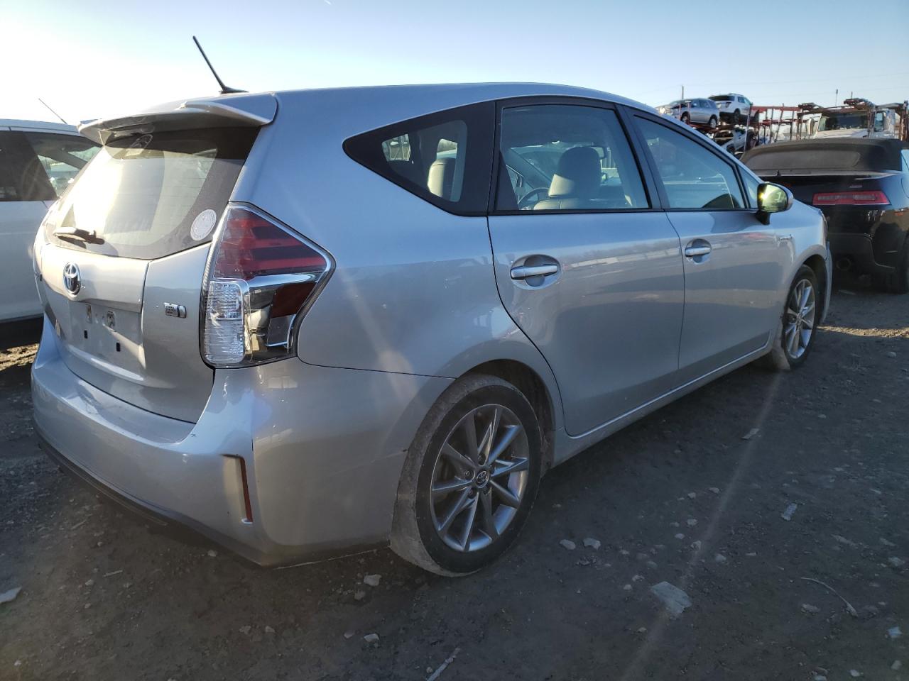 Image 3 of 2017 TOYOTA PRIUS V  2017 with VIN JTDZN3EU7HJ067948