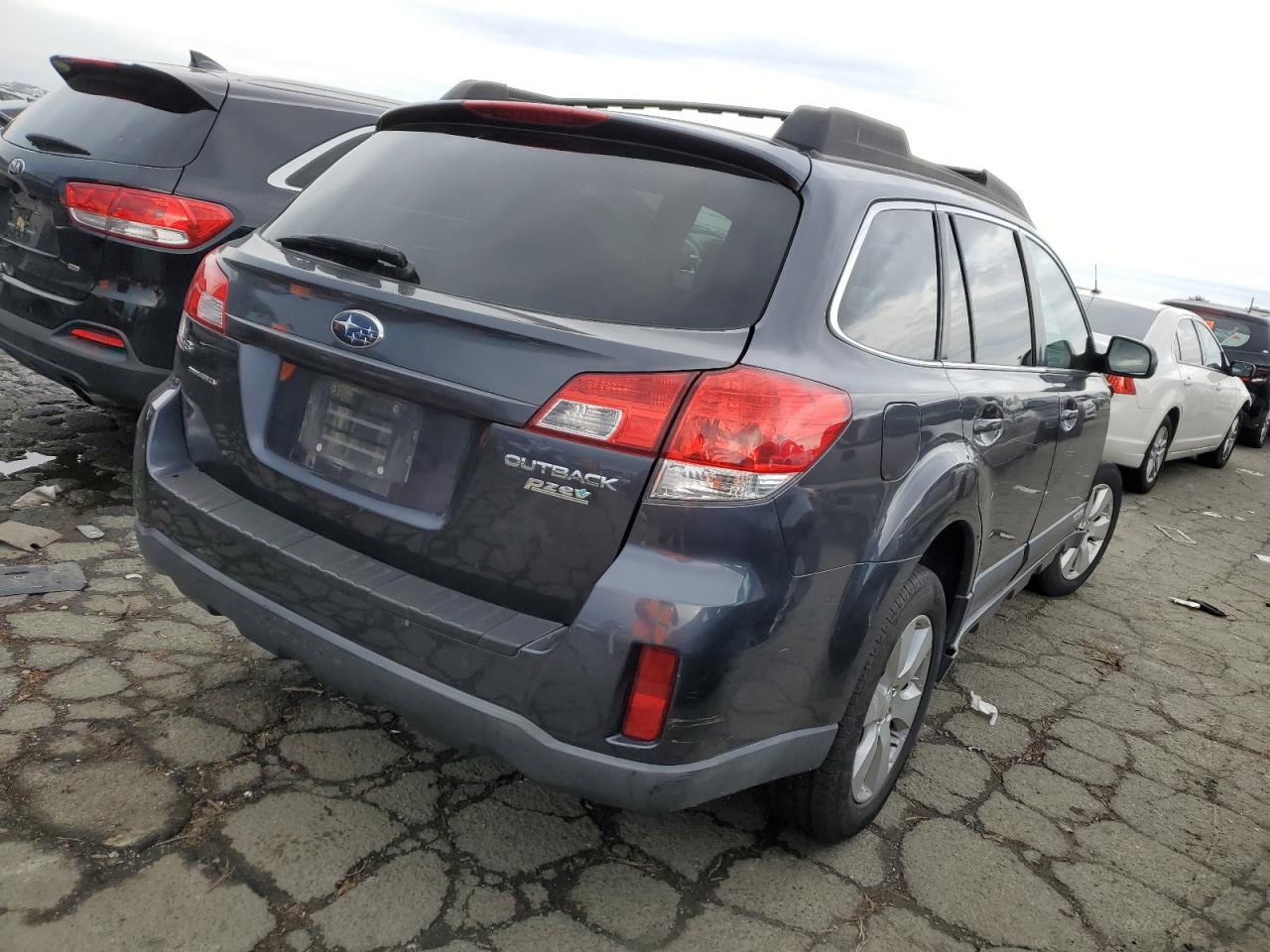 Image 3 of 2010 SUBARU OUTBACK 2.5I PREMIUM 2010 with VIN 4S4BRBBC3A3362644