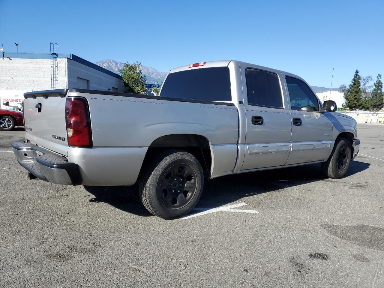 Image 3 of 2004 CHEVROLET SILVERADO C1500 2004 with VIN 2GCEC13TX41432176