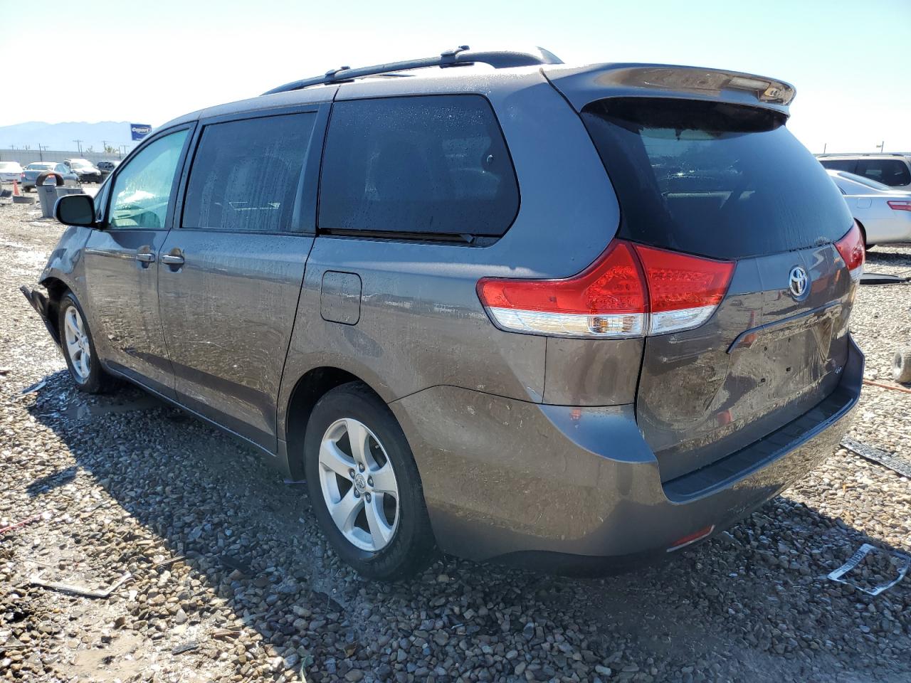 Image 2 of 2011 TOYOTA SIENNA LE 2011 with VIN 5TDKK3DC4BS123647