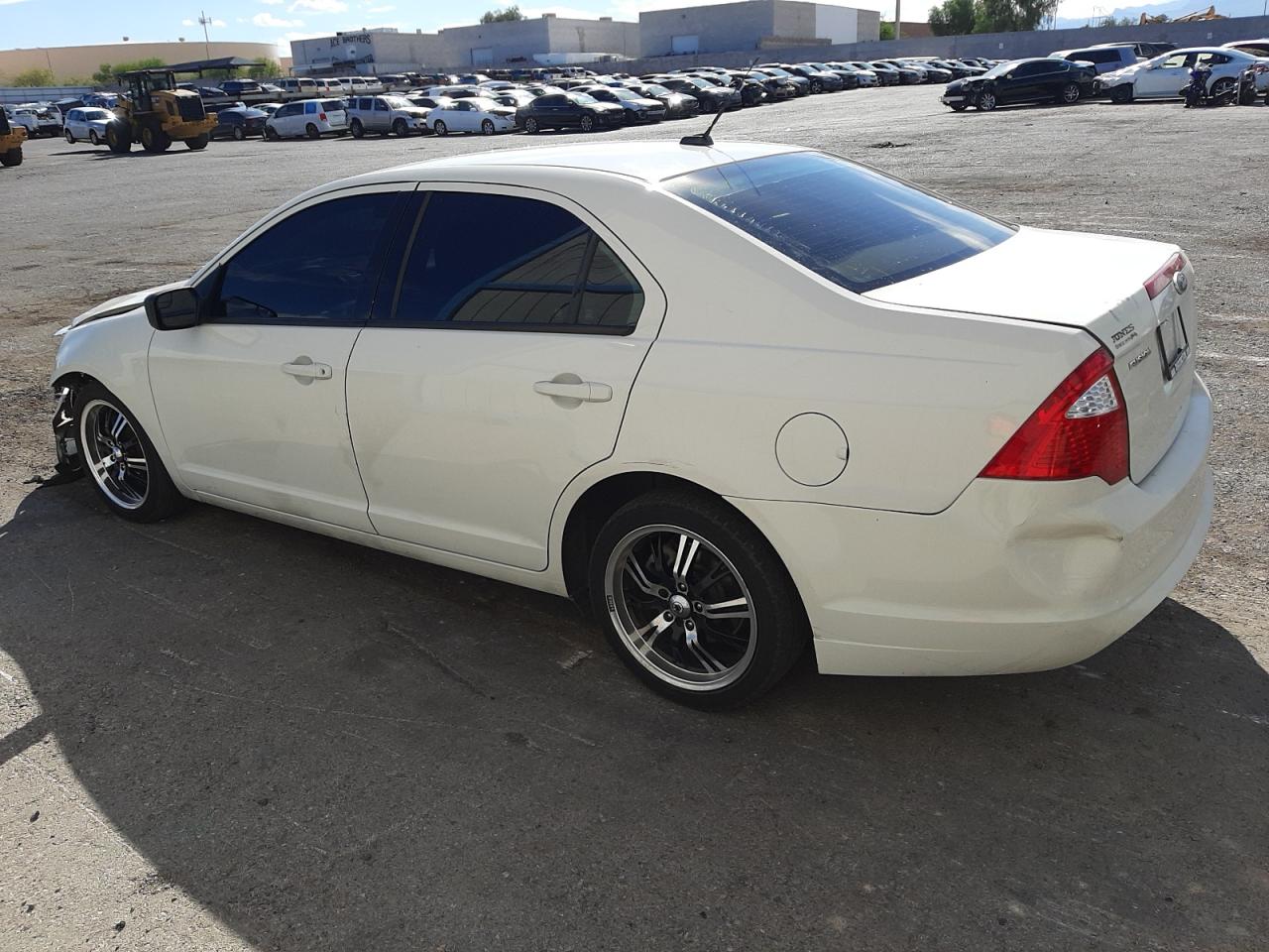 Изображение 2 2011 FORD FUSION S 2011 с VIN 3FAHP0GA4BR108840