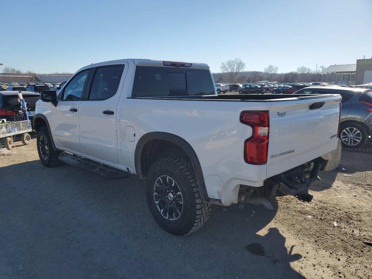 Изображение 2 2023 CHEVROLET SILVERADO K1500 ZR2 2023 с VIN 3GCUDHEL3PG100235