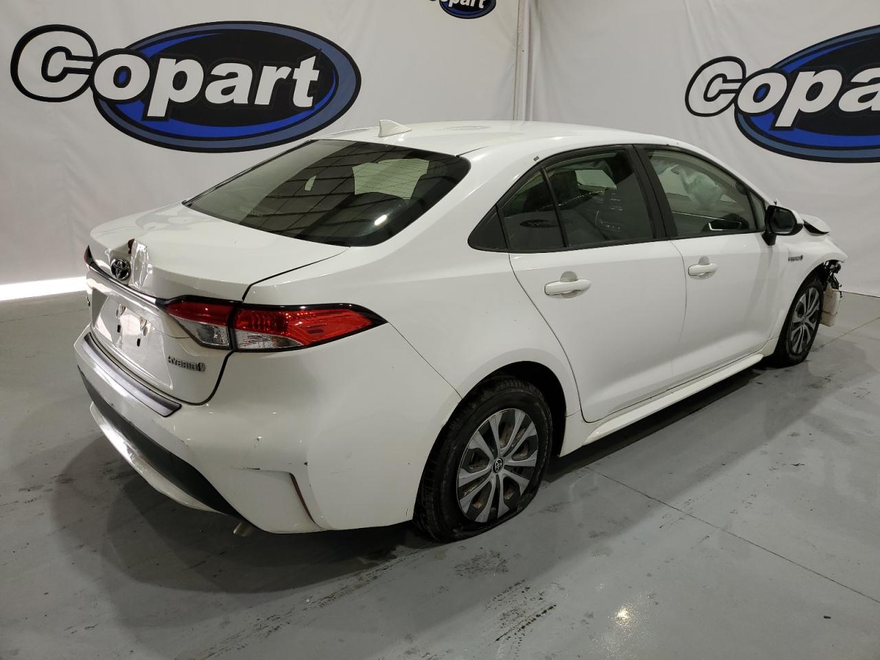 Изображение 3 2020 TOYOTA COROLLA LE 2020 с VIN JTDEBRBE5LJ011796