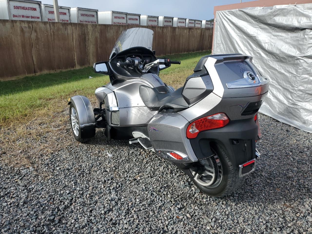 Obraz 3 z 2011 CAN-AM SPYDER ROADSTER RTS 2011 z VIN 2BXJBWC18BV002018