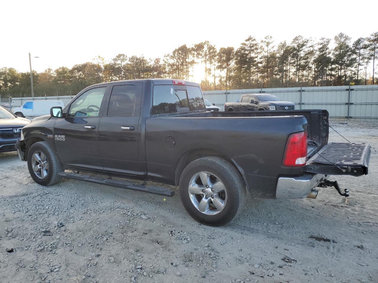Изображение 2 2016 RAM 1500 SLT 2016 с VIN 1C6RR6GT9GS326711