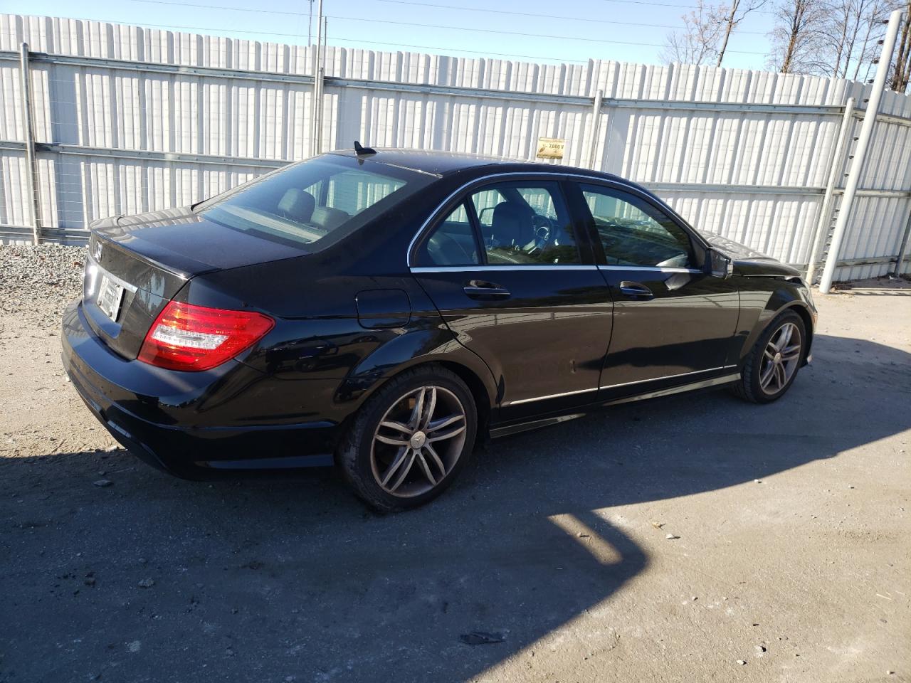 Изображение 3 2013 MERCEDES-BENZ C 250 2013 с VIN WDDGF4HB4DA831257