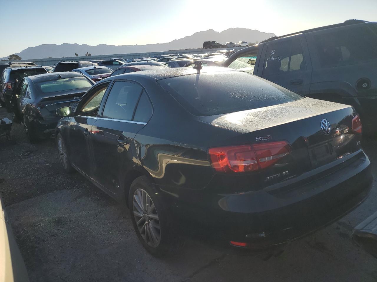 Image 2 of 2015 VOLKSWAGEN JETTA SE 2015 with VIN 3VWD17AJ9FM304946