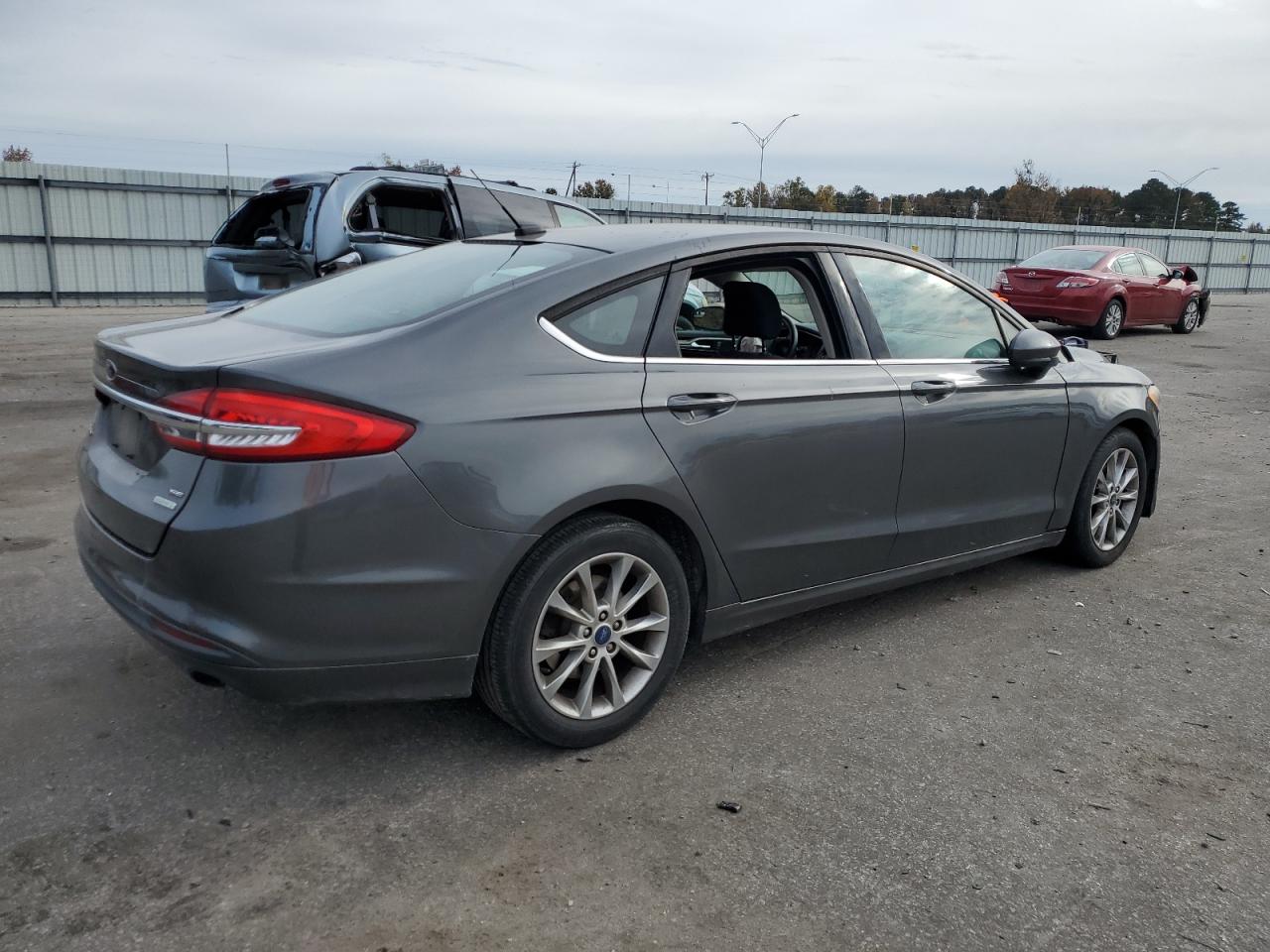 Image 3 of 2017 FORD FUSION SE 2017 with VIN 3FA6P0HD2HR302405