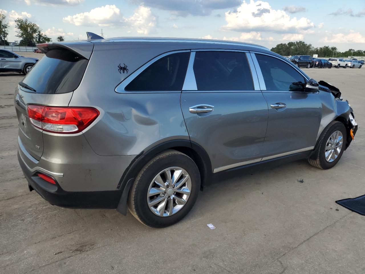 Image 3 of 2017 KIA SORENTO LX 2017 with VIN 5XYPG4A30HG273293