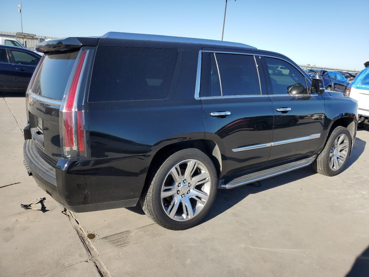 Изображение 3 2018 CADILLAC ESCALADE LUXURY 2018 с VIN 1GYS4BKJ3JR267154