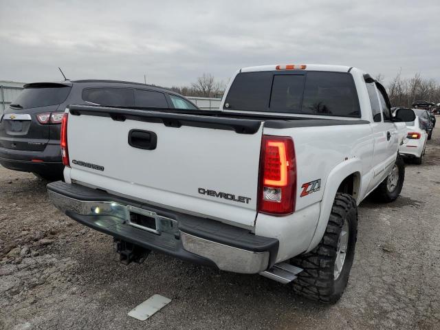 Image 3 of 2005 CHEVROLET SILVERADO K1500 2005 with VIN 1GCEK19B05E163865