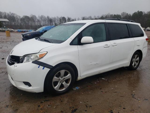 Изображение 2014 TOYOTA SIENNA LE 2014