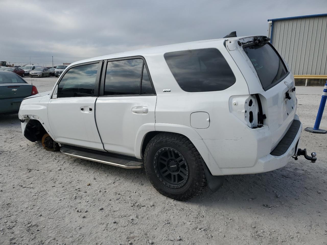Image 2 of 2018 TOYOTA 4RUNNER SR5 2018 with VIN JTEZU5JR8J5183587