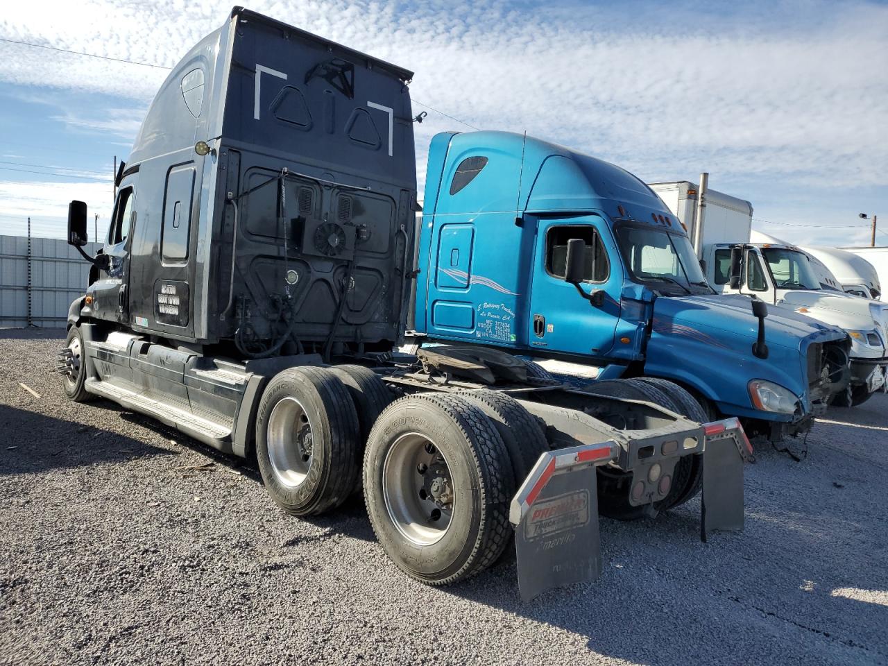 Image 3 of 2015 FREIGHTLINER CASCADIA 125  2015 with VIN 3AKJGLD63FSGE5048