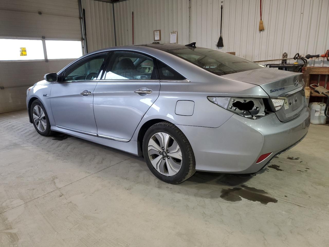 Obraz 2 z 2015 HYUNDAI SONATA HYBRID 2015 z VIN KMHEC4A43FA132965