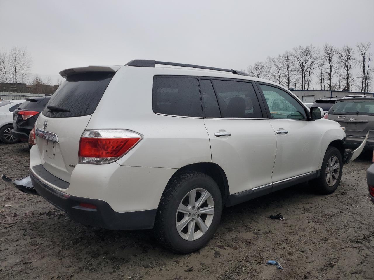 Obraz 3 z 2012 TOYOTA HIGHLANDER BASE 2012 z VIN 5TDBK3EH0CS123446