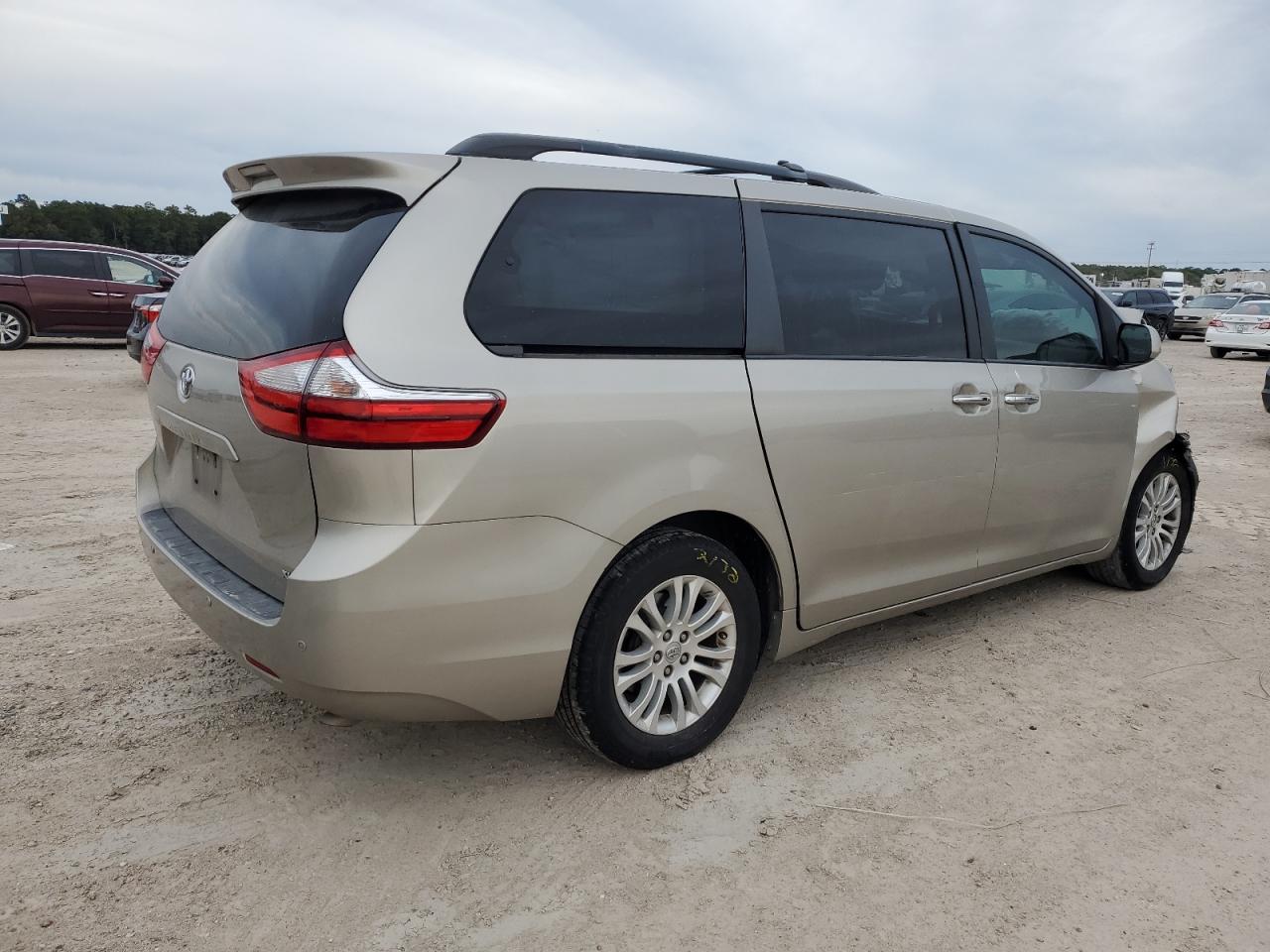 Изображение 3 2016 TOYOTA SIENNA XLE 2016 с VIN 5TDYK3DC9GS741001