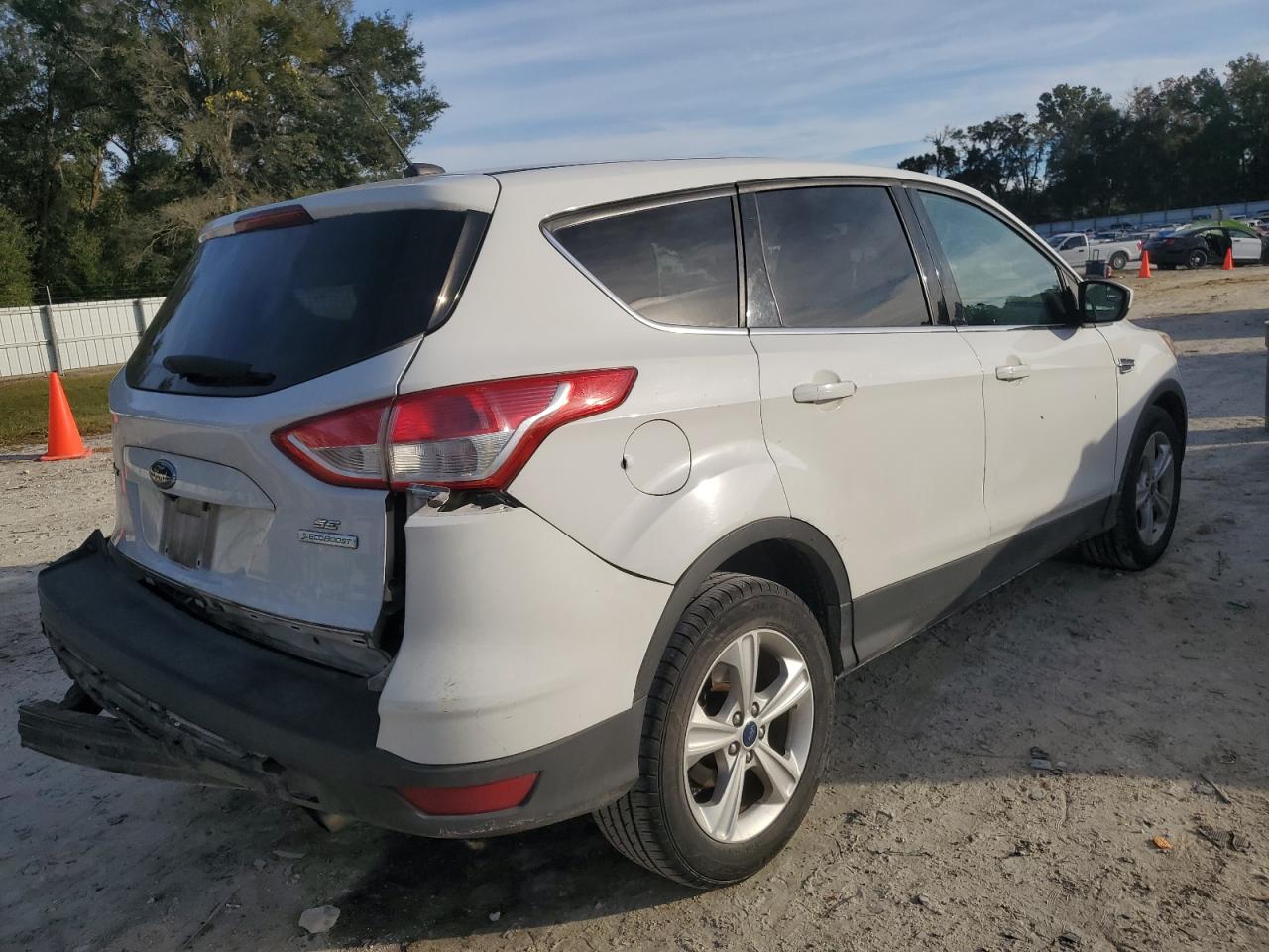 Изображение 3 2015 FORD ESCAPE SE 2015 с VIN 1FMCU0G95FUA51240