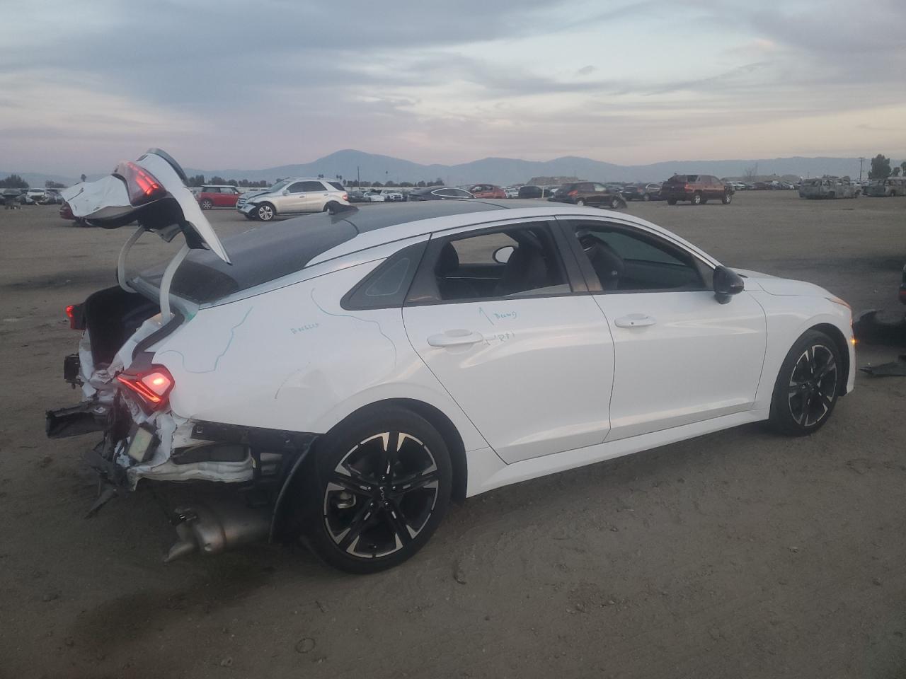 Obraz 3 z 2022 KIA K5 GT LINE 2022 z VIN 5XXG64J25NG118944