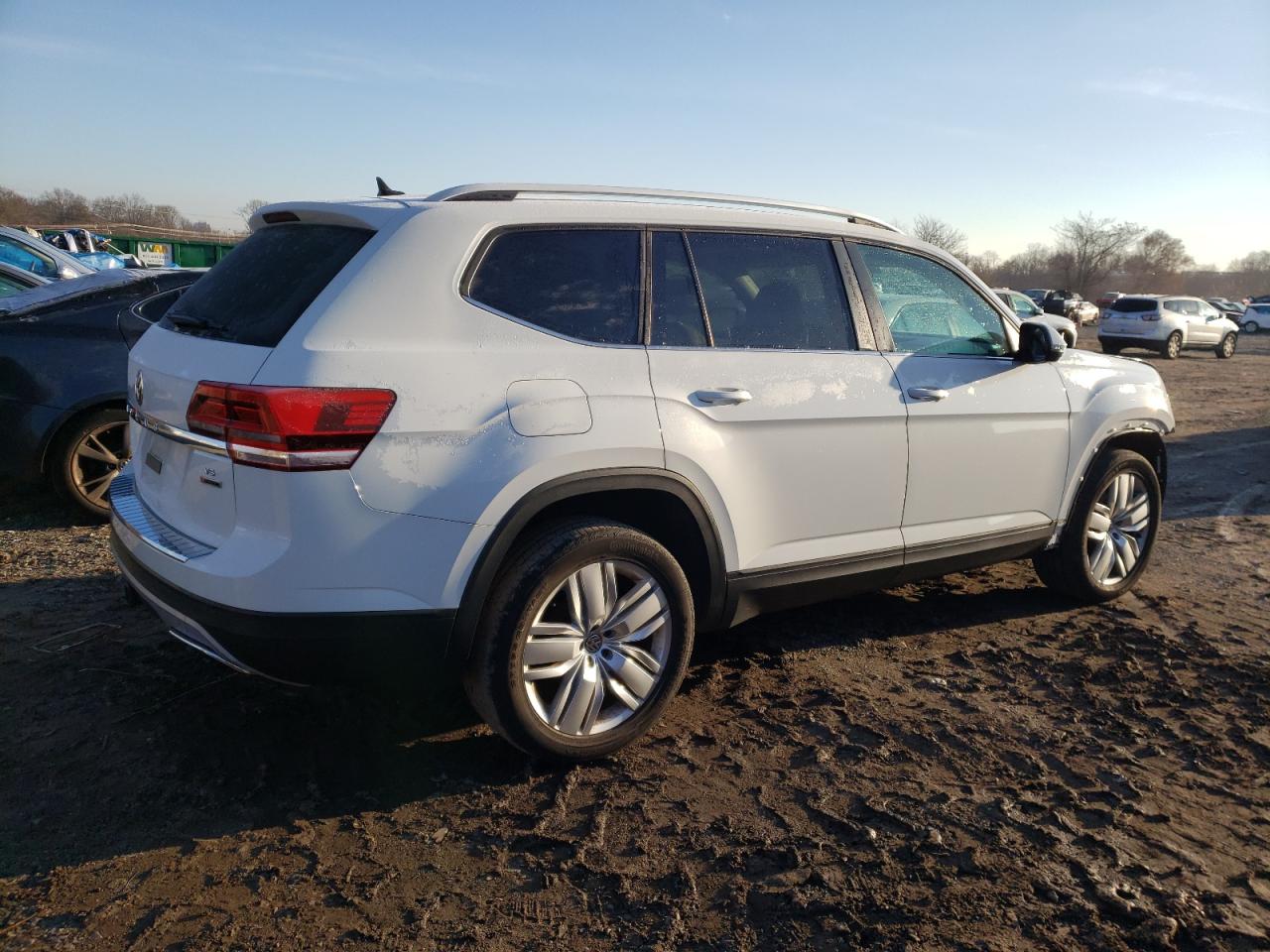 Image 3 of 2019 VOLKSWAGEN ATLAS SE 2019 with VIN 1V2UR2CA9KC575964
