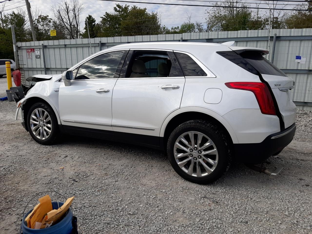 Image 2 of 2019 CADILLAC XT5 LUXURY 2019 with VIN 1GYKNCRS4KZ211730
