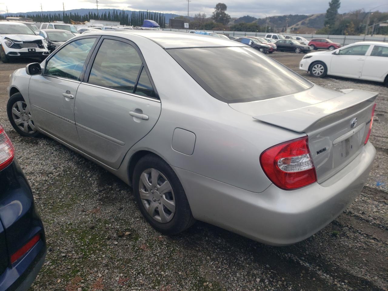 Obraz 2 z 2004 TOYOTA CAMRY LE 2004 z VIN 4T1BE32K34U284924