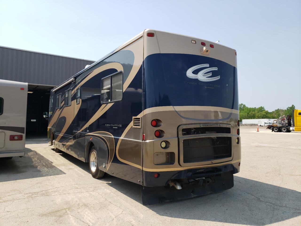 Изображение 3 2005 FREIGHTLINER CHASSIS X LINE MOTOR HOME 2005 с VIN 4UZAAHBV65CV37899