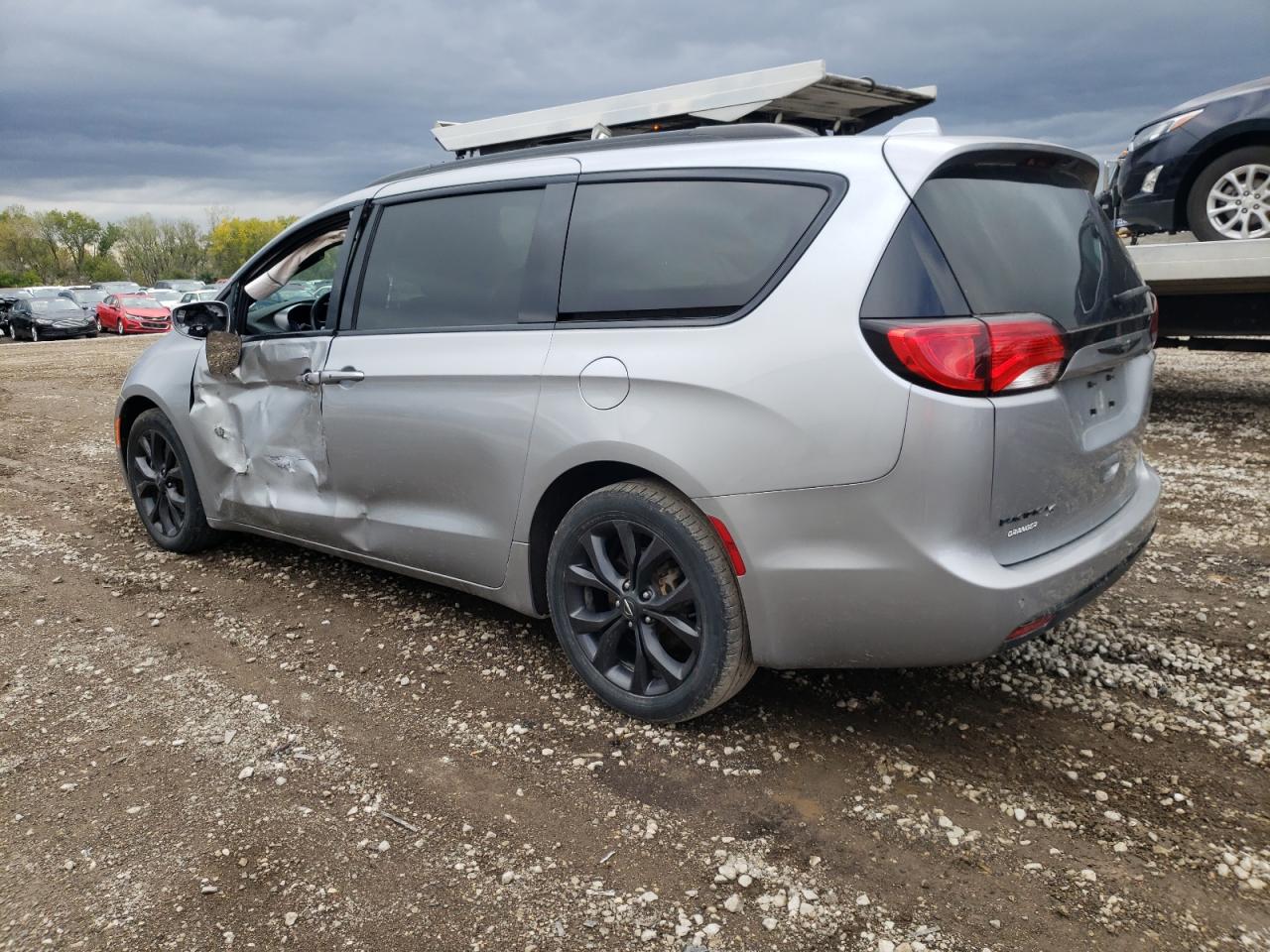 Image 2 of 2020 CHRYSLER PACIFICA TOURING L 2020 with VIN 2C4RC1BG4LR102121