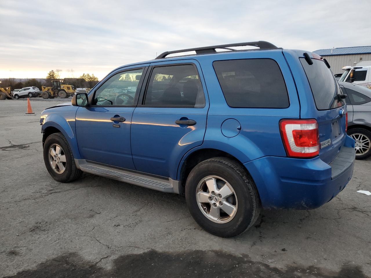 Image 2 of 2011 FORD ESCAPE XLT 2011 with VIN 1FMCU9DG6BKA19037