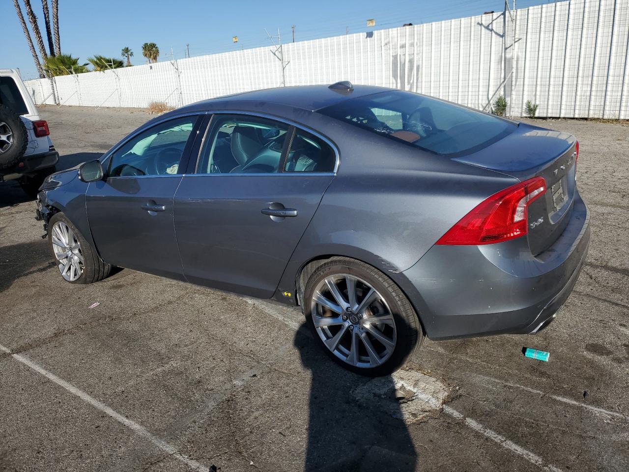 Изображение 2 2017 VOLVO S60 PREMIER 2017 с VIN LYV402HK5HB133581