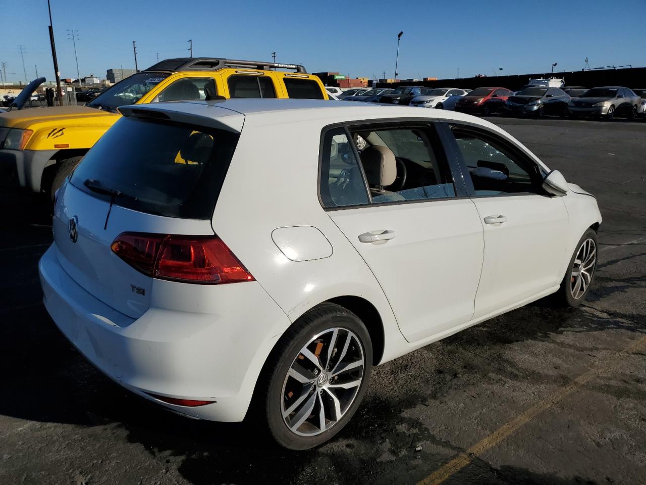 Изображение 3 2016 VOLKSWAGEN GOLF S/SE 2016 с VIN 3VW217AUXGM029719