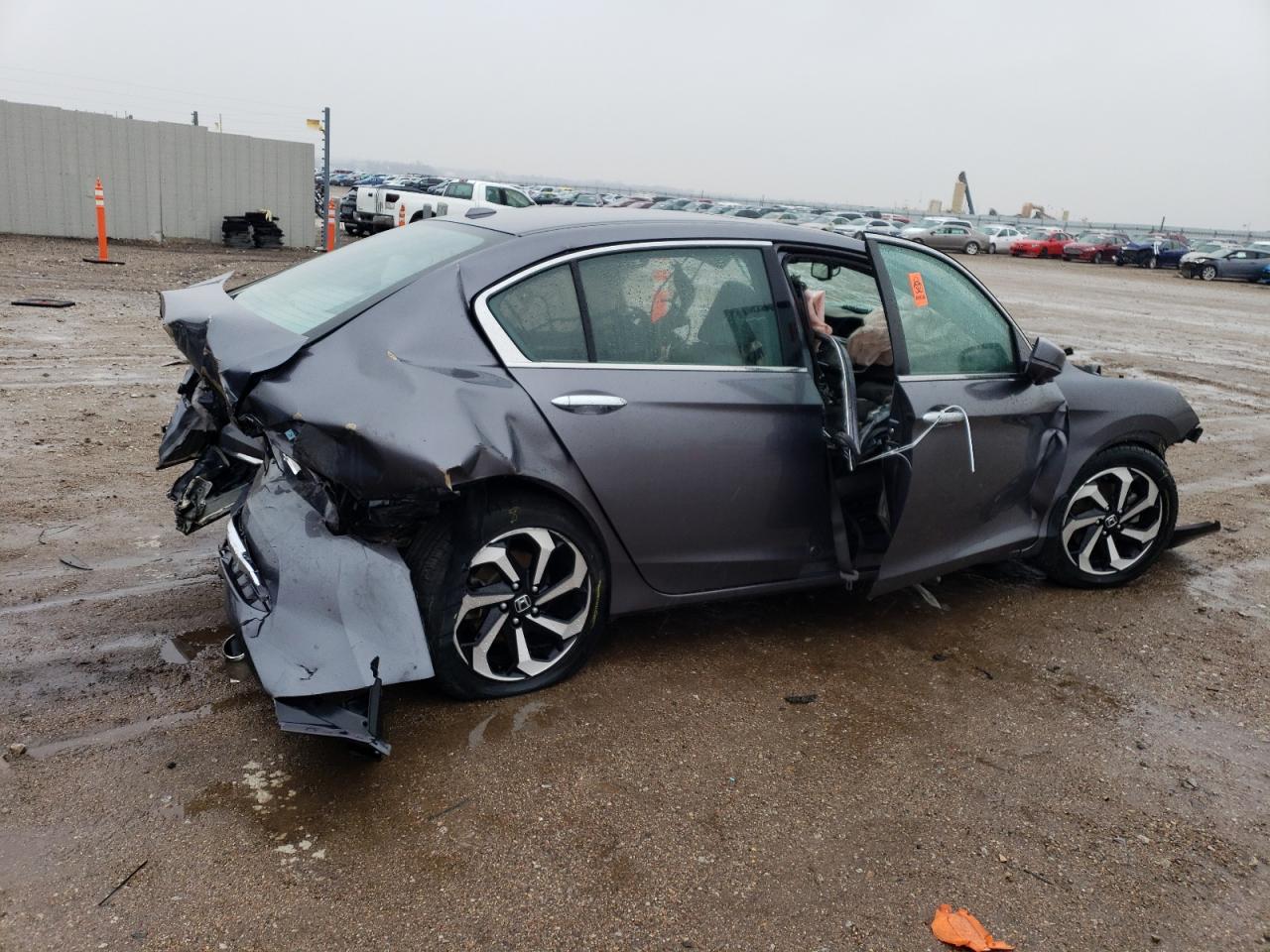 Image 3 of 2016 HONDA ACCORD EXL 2016 with VIN 1HGCR2F85GA139963
