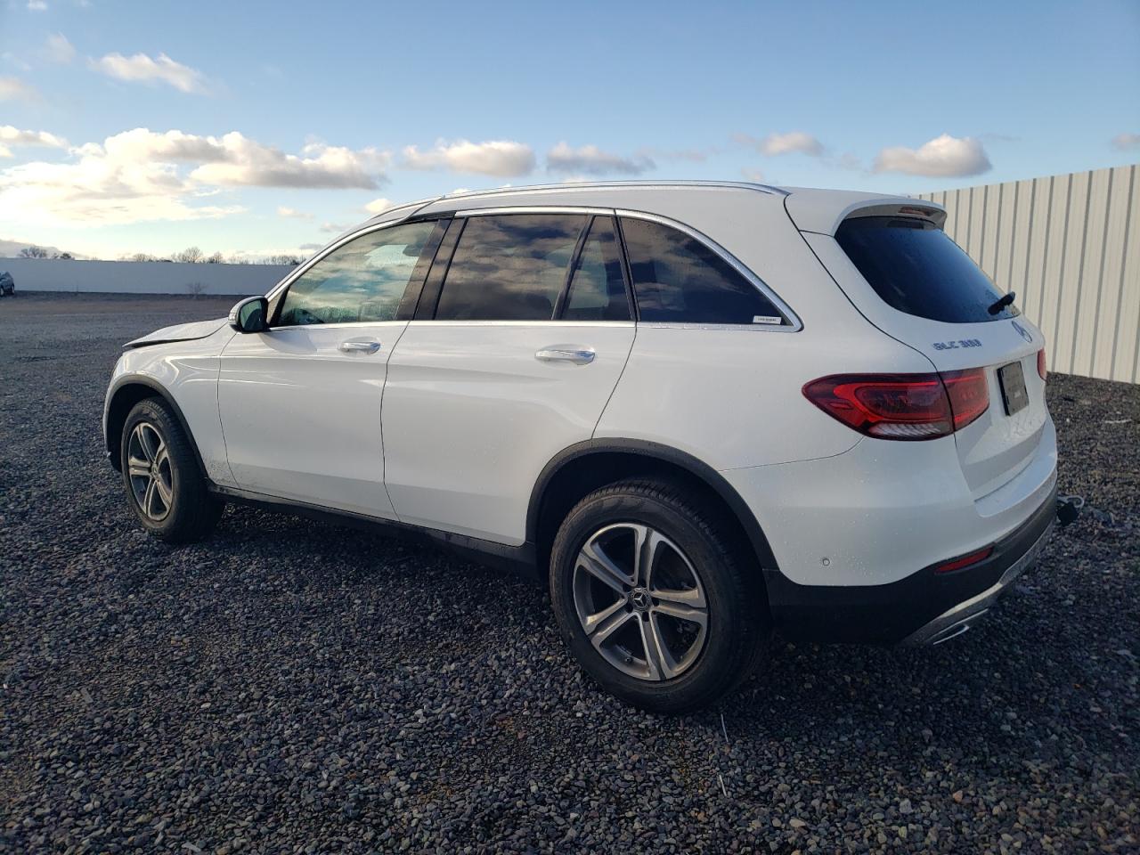 Obraz 2 z 2022 MERCEDES-BENZ GLC 300 2022 z VIN W1N0G8DB6NV387632