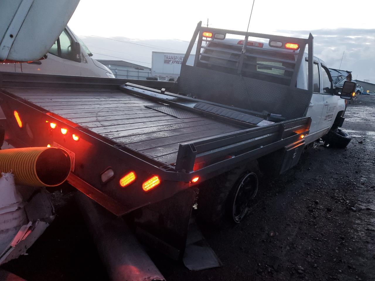 Image 3 of 2018 CHEVROLET SILVERADO K3500 LT 2018 with VIN 1GC4KZCY8JF170820