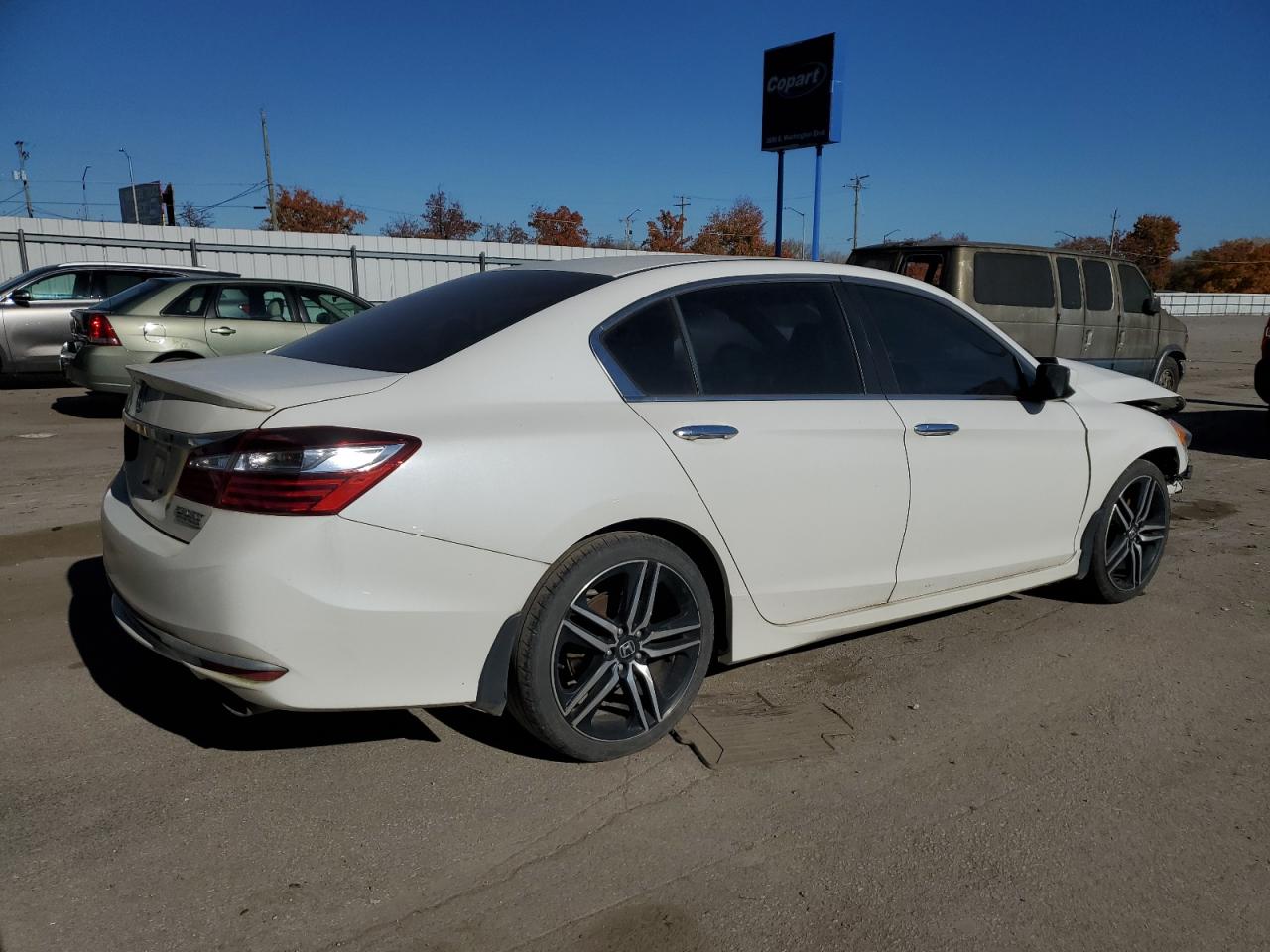 Image 3 of 2017 HONDA ACCORD SPORT SPECIAL EDITION 2017 with VIN 1HGCR2F19HA032595