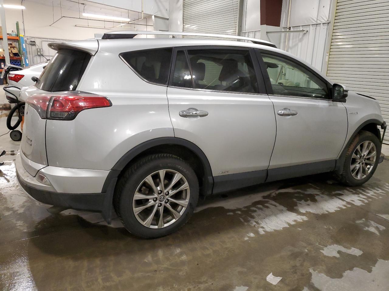 Image 3 of 2016 TOYOTA RAV4 HV LIMITED 2016 with VIN JTMDJREV4GD048241