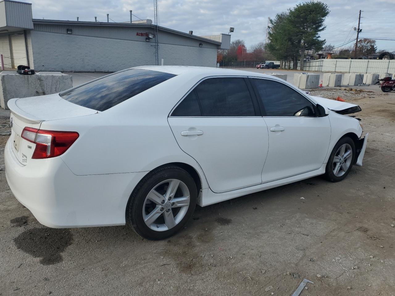 Image 3 of 2012 TOYOTA CAMRY BASE 2012 with VIN 4T1BF1FK1CU585556