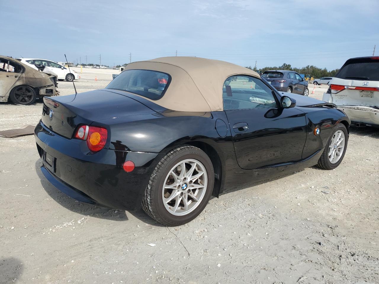 Obraz 3 z 2003 BMW Z4 2.5 2003 z VIN 4USBT33443LS44294