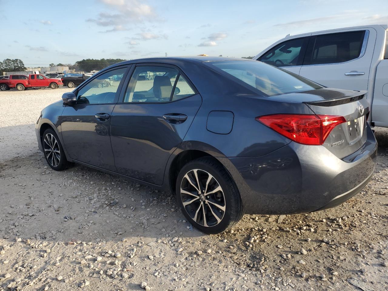 Изображение 2 2017 TOYOTA COROLLA L 2017 с VIN 5YFBURHE6HP731812