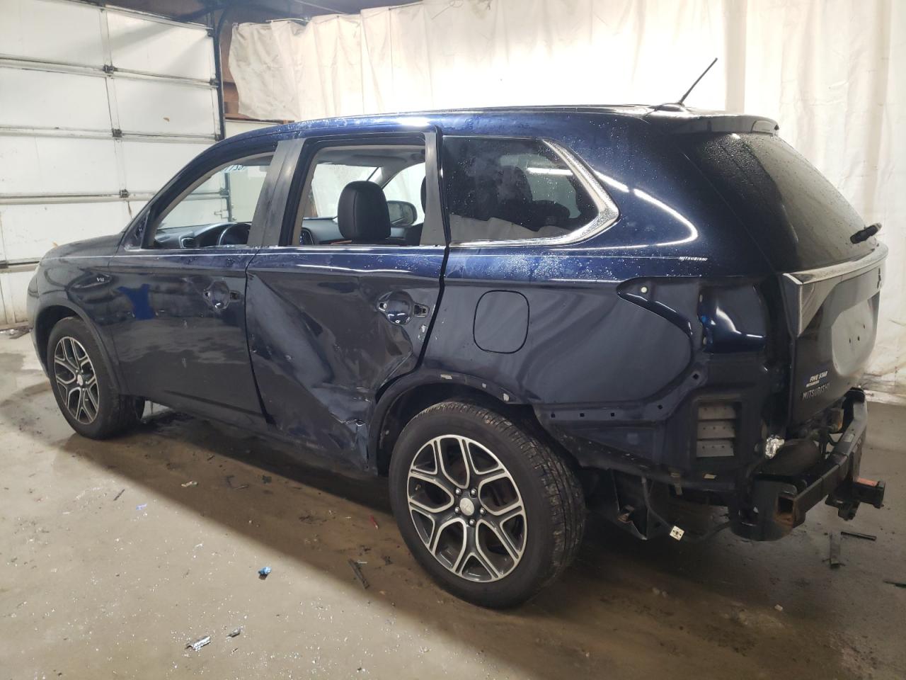 Image 2 of 2015 MITSUBISHI OUTLANDER GT 2015 with VIN JA4JZ4AX1FZ011133