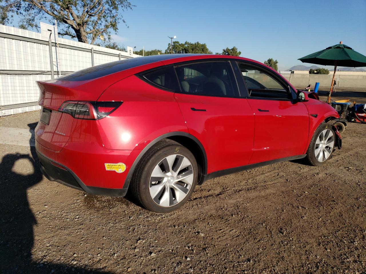 Obraz 3 z 2022 TESLA MODEL Y  2022 z VIN 7SAYGDEE7NF534909
