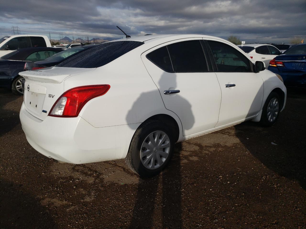 Obraz 3 z 2012 NISSAN VERSA S 2012 z VIN 3N1CN7AP8CL862430