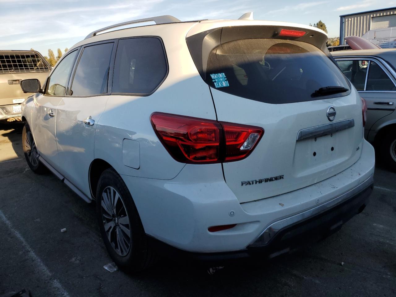 Image 2 of 2020 NISSAN PATHFINDER SL 2020 with VIN 5N1DR2CN8LC615582