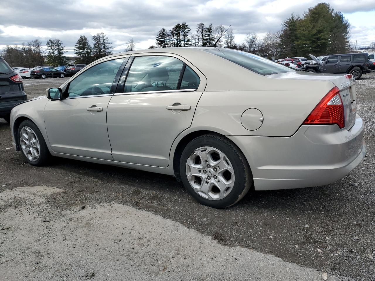 Изображение 2 2010 FORD FUSION SE 2010 с VIN 3FAHP0HA5AR400378