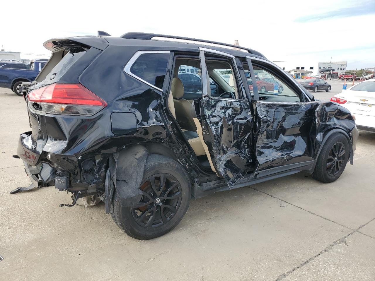 Image 3 of 2017 NISSAN ROGUE S 2017 with VIN KNMAT2MT1HP508590