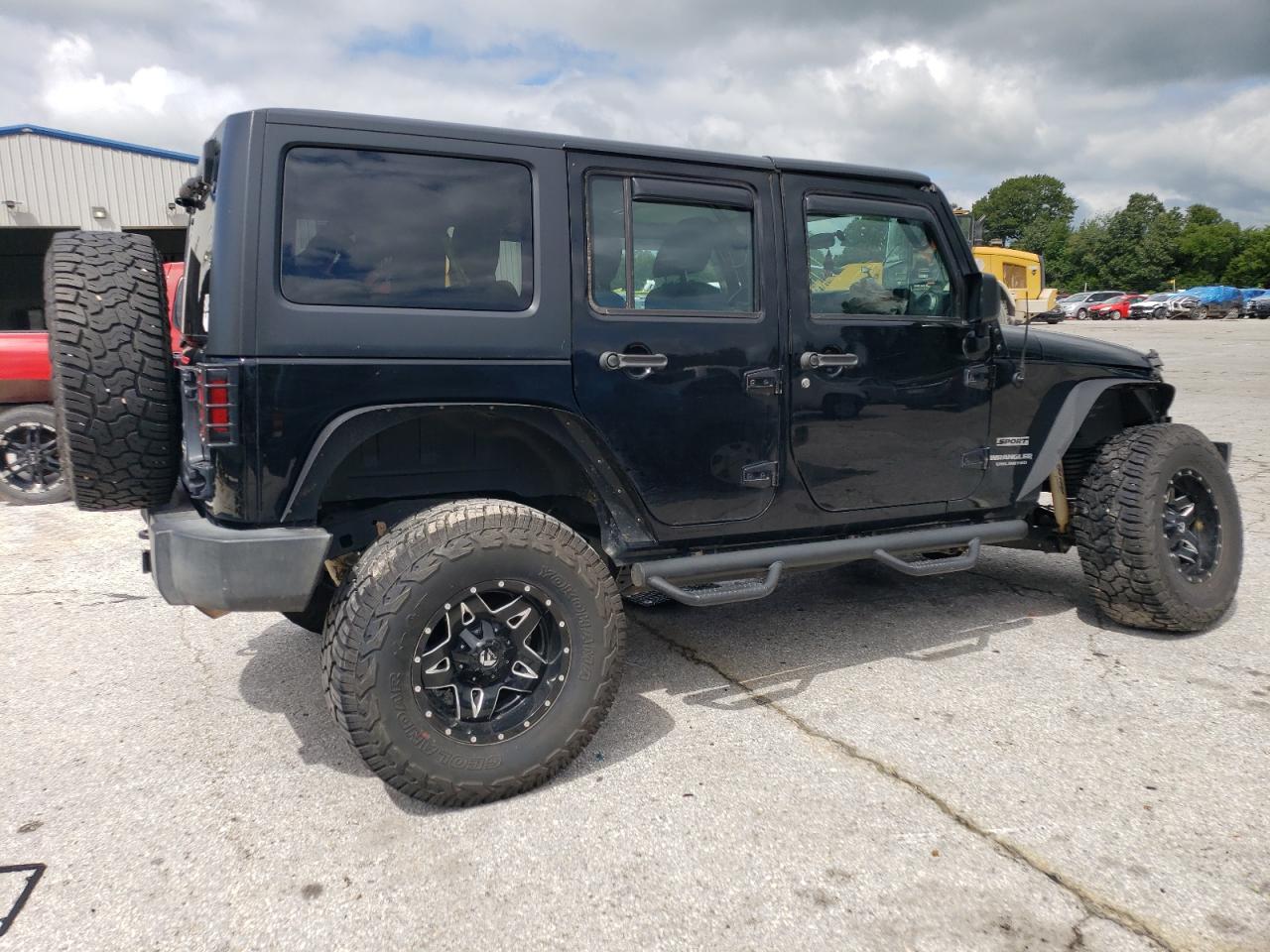 Изображение 3 2017 JEEP WRANGLER UNLIMITED SPORT 2017 с VIN 1C4BJWDG5HL532497